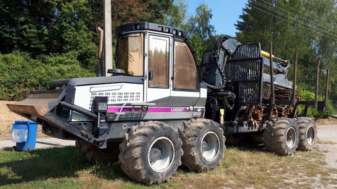Nyílt árverésen egy LOGSET kihordó szerelvény