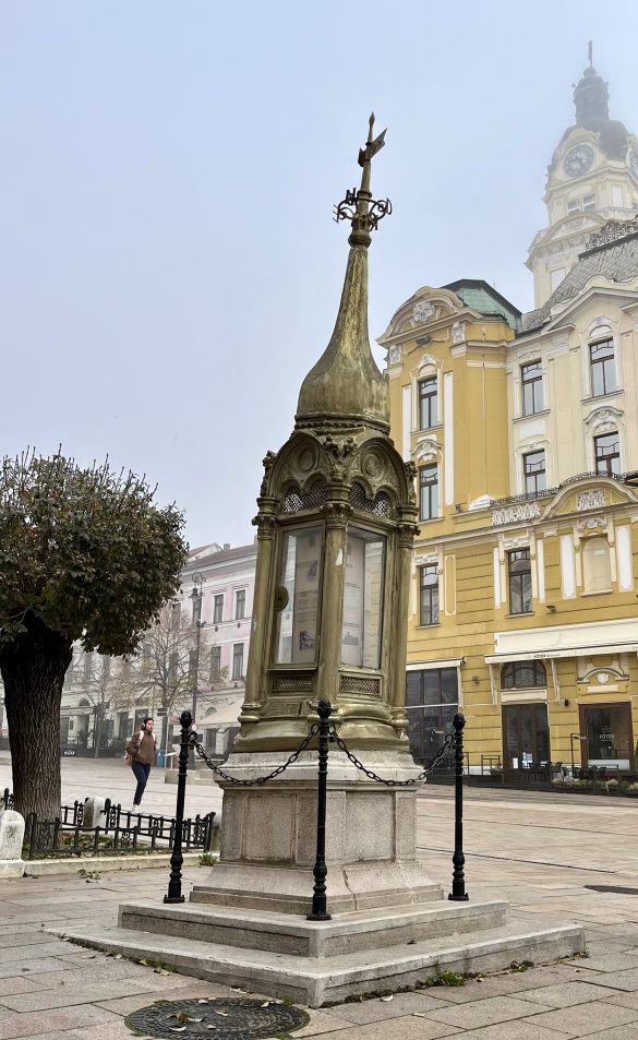 Megújul a Széchenyi téri időjárásjelző pavilon – különleges városi érték születik újjá