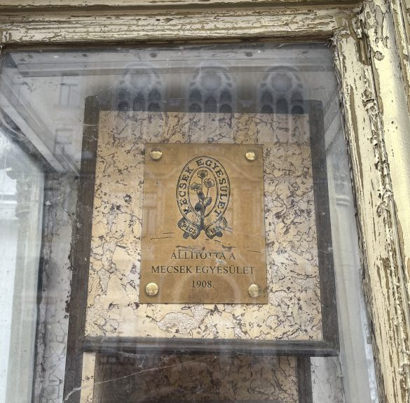 Megújul a Széchenyi téri időjárásjelző pavilon – különleges városi érték születik újjá