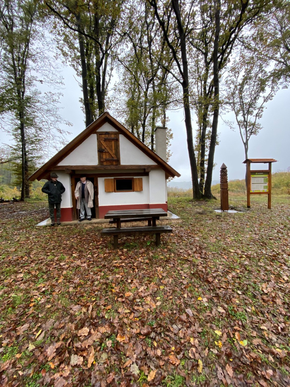 Mecseki Láthatatlanok emlékhelyet avattak