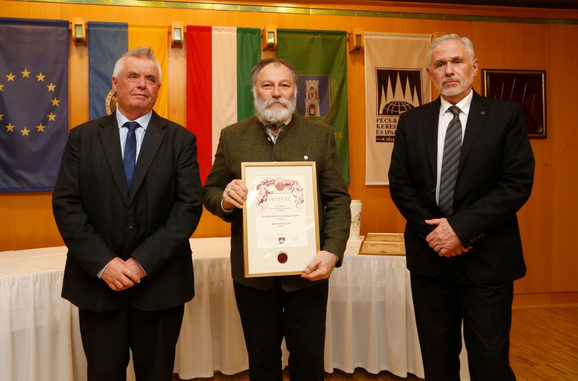Kamarai Díjátadó – Elnöki kitüntető oklevelet kapott Ripszám István