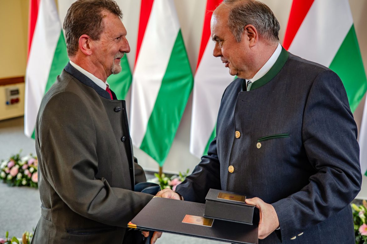 Burián Endre, a Mecsekerdő Zrt. osztályvezetője, szakmai elismerésben részesült az Erdők Nemzetközi Napján