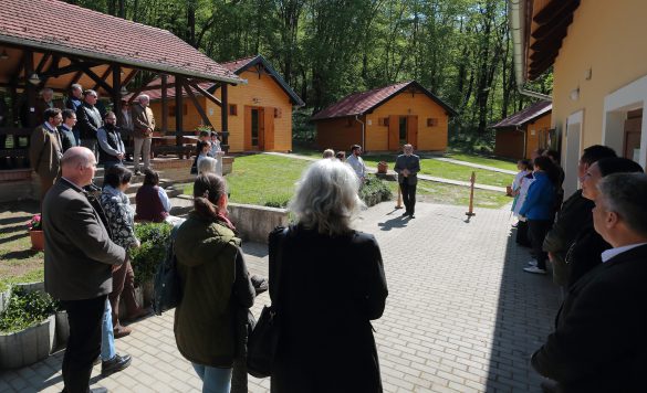 Korszerű szálláshelyekkel nyitják a szezont a Mecsekerdő idén 30 éves erdei iskolái